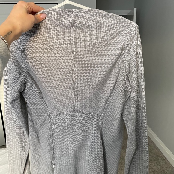 Lululemon sweater - Picture 2 of 7